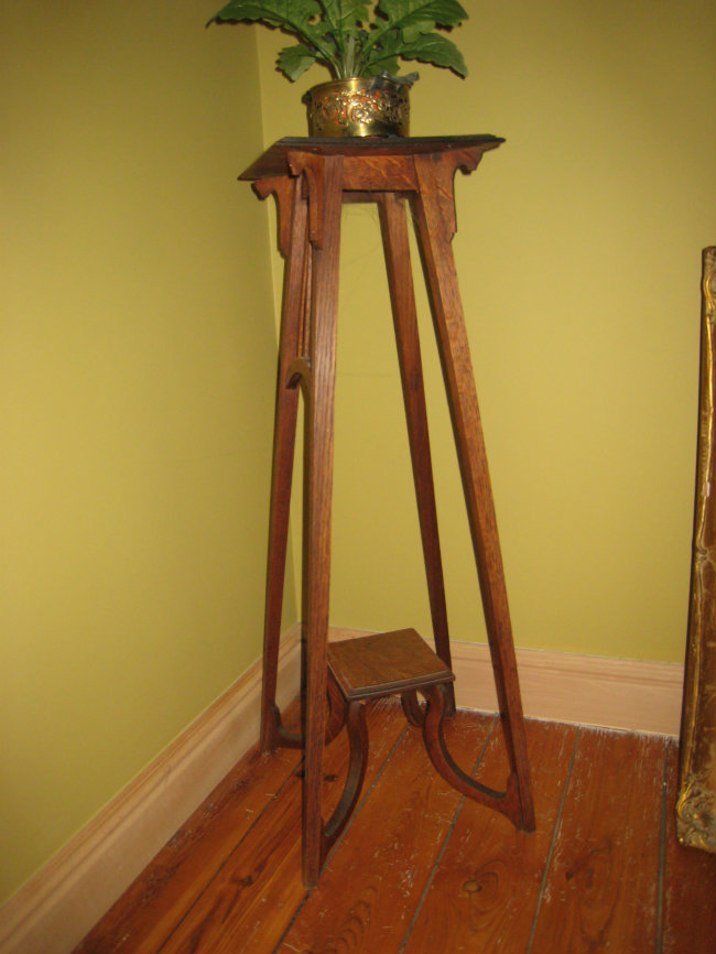 Jugendstil pedestral